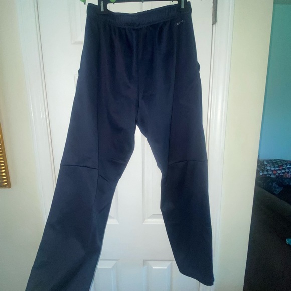 ✨Men’s Nike sweatpants✨ - Picture 2 of 4